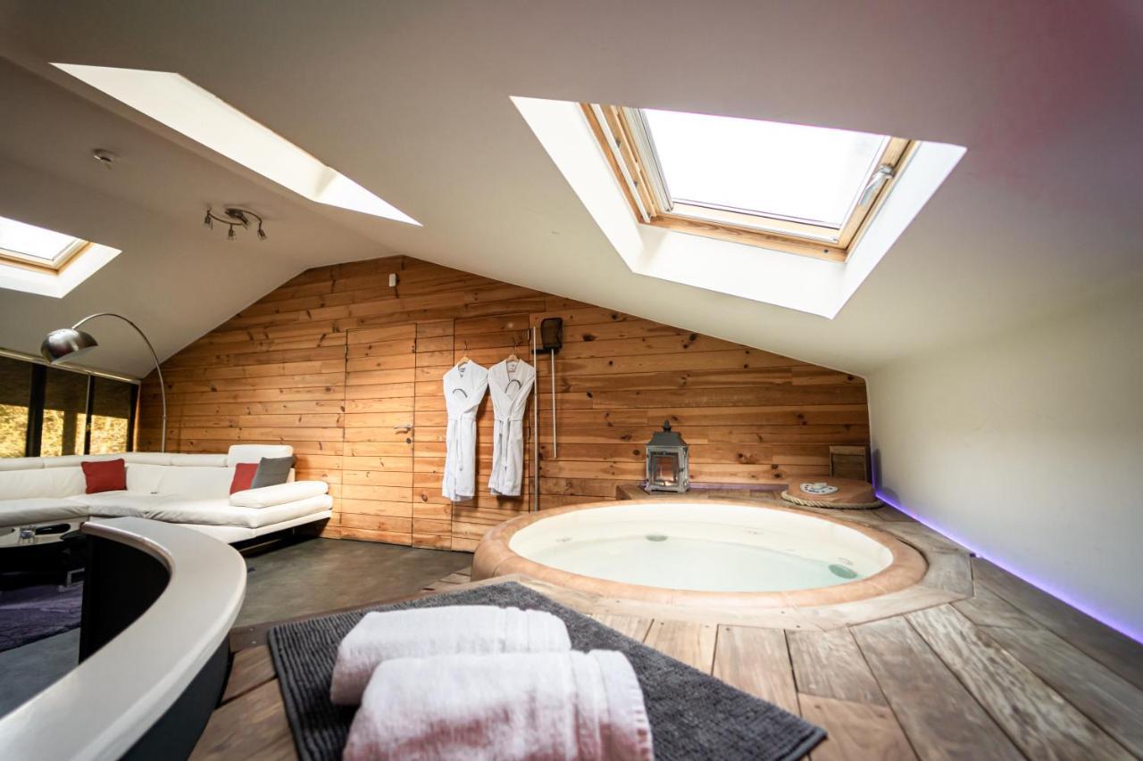 Le Lov'T - Suite Avec Jacuzzi Spontin Luaran gambar
