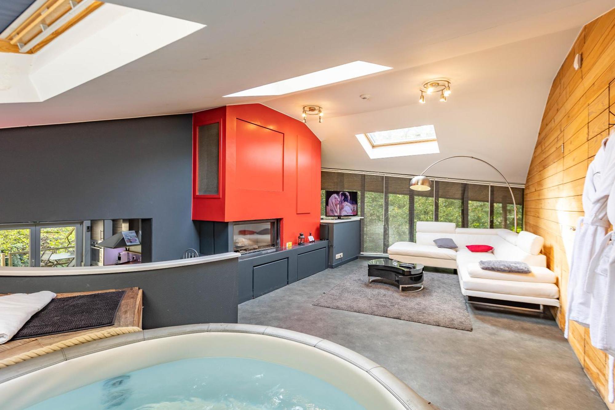 Le Lov'T - Suite Avec Jacuzzi Spontin Luaran gambar