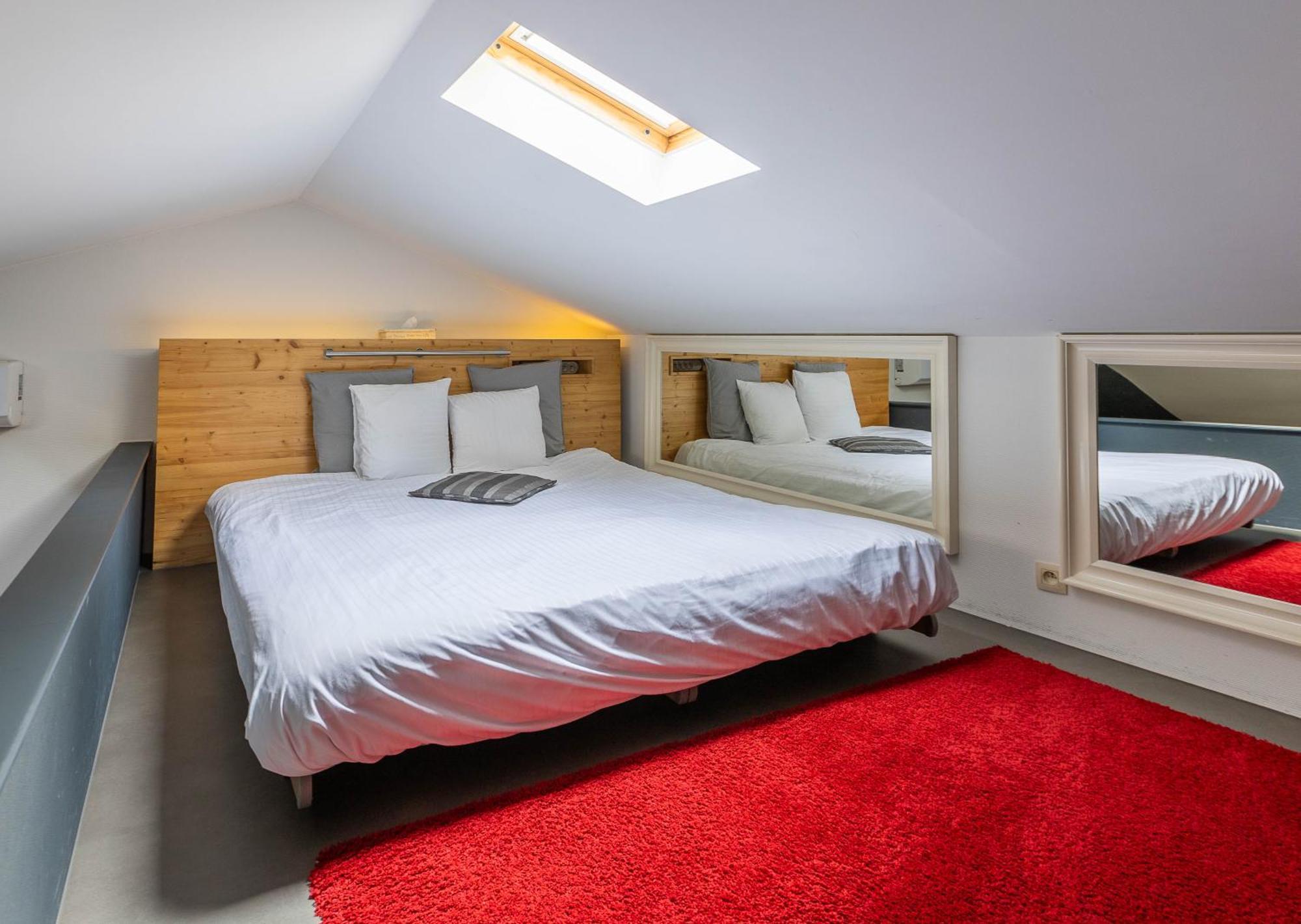 Le Lov'T - Suite Avec Jacuzzi Spontin Luaran gambar